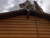 Supporto standard per antenna parabolica da tetto.