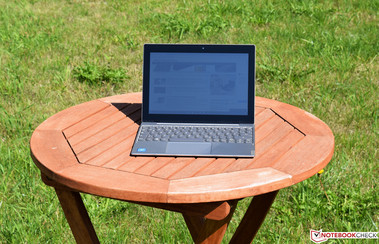 Lenovo IdeaPad Miix 320 in sunlight