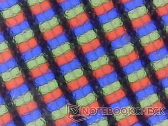 A differenza della maggior parte degli altri computer portatili Gram, il Gram Book 15 viene fornito con un pannello opaco anziché lucido