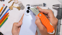 Il bordo S25. (Fonte immagine: JerryRigEverything via YouTube)