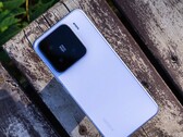 Lo Xiaomi 15 è stato lanciato in Cina con una batteria da 5.400 mAh. (Fonte immagine: Vetrax Arrogant TV su Weibo)
