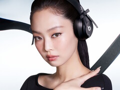 L'ultima collaborazione in fatto di cuffie tra Beats e Jennie esce il 24 aprile 2026.