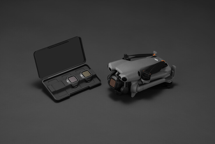 DJI Mini 5 Pro con il set di filtri ND. (Fonte immagine: DJI)