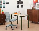 La scrivania regolabile in altezza Spout di Herman Miller è dotata di quattro gambe motorizzate. (Fonte: Herman Miller)