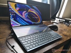 Tutti i portatili Asus Zenbook, non importa quanto costosi, hanno lettori di schede SD significativamente più lenti di Dell XPS o HP Spectre