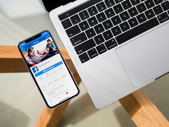 Meta è stata multata per 251 milioni di euro per la violazione della sicurezza di Facebook del 2018 (Fonte immagine: Timothy Hales Bennett on Unsplash)