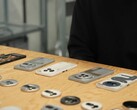 I prototipi di Nothing Phone (3a) mostrati dall'azienda. (Fonte: Eyal-M su Reddit)