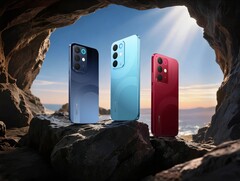 Il Realme 15x è disponibile nei colori Marine Blue, Aqua Blue e Maroon Red. (Immagine 