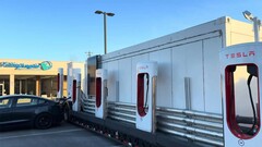Tesla schiera i MegapackCharger per affrontare la congestione delle stazioni Supercharger durante le vacanze (fonte: PRNDL di Jordan Golson)