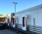 Tesla schiera i MegapackCharger per affrontare la congestione delle stazioni Supercharger durante le vacanze (fonte: PRNDL di Jordan Golson)