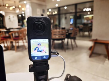Insta360 X6 supporta i comandi gestuali