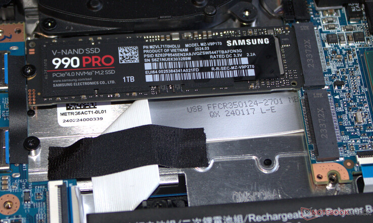 Il computer portatile può ospitare due SSD PCIe-4.
