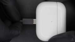 Gli AirPods USB-C ufficiali potrebbero essere in arrivo. (Fonte: Ken Pillonel via YouTube) 