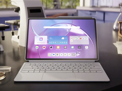 Idea Tab Pro Gen 2 collegato al suo accessorio tastiera staccabile.