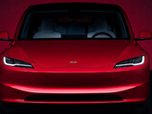 La Model 3 Highland facelift nel nuovo colore Flame Red (immagine: Tesla)