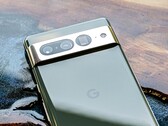 Il Google Pixel 7 Pro sta ricevendo un totale di cinque aggiornamenti principali Android invece di soli tre. (Fonte: Triyansh Gill)