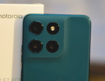 Il modulo della fotocamera è perfettamente integrato con una curva elegante.