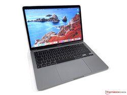 In recensione: Apple MacBook Pro 13 2022. Modello di prova per gentile concessione di Apple Germany.