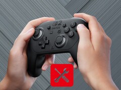 Giocatore che muove il pollice sinistro sul controller Switch 2 Pro