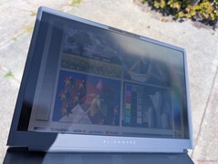 All'aperto, sotto la luce del sole