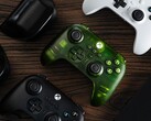 Il controller 8BitDo Ultimate 3-mode per Xbox (nella foto) si collega alle console Xbox tramite un cavo USB. (Fonte: 8BitDo)