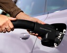 Un adattatore Porsche per i Supercharger di Tesla (Fonte: Porsche)
