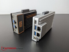 Le due ZimaBoard, versione 1 e 2 (Fonte: Notebookcheck)