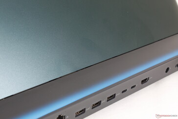 Il ponte di raffreddamento posteriore è responsabile del peso molto elevato e delle grandi dimensioni di Alienware 18