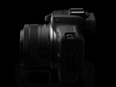 La Canon EOS R100 si rivolge al mercato delle fotocamere mirrorless ultra-budget con un set di funzioni limitato e un hardware datato. (Fonte: Canon)