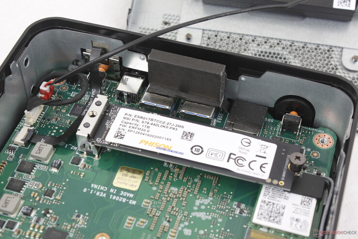 SSD M.2 2280 con dissipatore di calore rimosso
