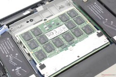 Modulo RAM CAMM2 rimovibile da 128 GB per Dell Pro Max 16 Plus (Fonte immagine: Notebookcheck)