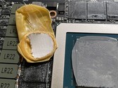 Un guanto da dito disonesto ha causato picchi di temperatura in questa scheda GeForce RTX 3090 Founders Edition. (Fonte immagine: u/antonyjeweet)
