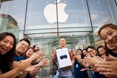 Vision Pro ha avuto un inizio tiepido, ma Apple funziona sugli occhiali intelligenti. (Fonte immagine: Apple)