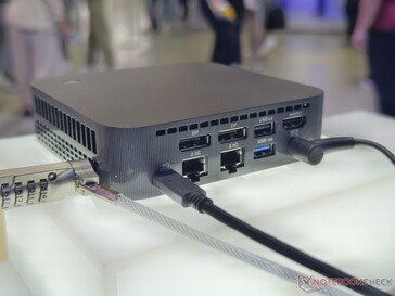 Porte posteriori di Asus ExpertCenter PN54 (fonte: Notebookcheck)