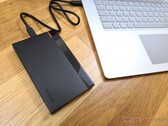 La custodia Baseus da 2,5" è disponibile per $21 USD, promette la compatibilità con le console Playstation 5 e XBox