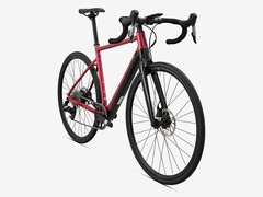 La bicicletta elettrica da strada Van Rysel E-EDR AF pesa circa 14 kg (~31 libbre). (Fonte: Decathlon)