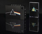 Il cofanetto da collezione "We Are Rewind x Pink Floyd" include un lettore di cassette in edizione limitata e l'edizione per il 50° anniversario di *The Dark Side of the Moon*.