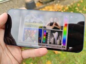 Il futuro iPhone 17 potrebbe essere dotato di un display antiriflesso con una superba resistenza ai graffi. (Fonte: Own)