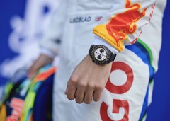 L'orologio Tudor Black Bay Chrono Carbon 26 è caratterizzato da una resistenza all'acqua di 200 m (660 ft)