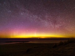 Un'immagine che mostra l'aurora boreale. (Fonte: lasseholsthansen - Pixabay)