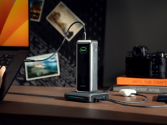Il nuovo power bank Anker Prime (nella foto) ha un display intelligente che mostra i dati di ricarica e lo stato del dispositivo. (Fonte: Anker)