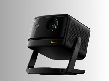 Il lato anteriore del proiettore Dangbei DBOX02 Pro 4K ad angolo (Fonte immagine: Dangbei PR)