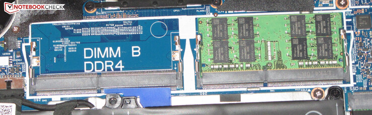 Il laptop h due slots di memoria.