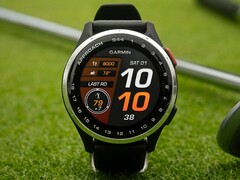 Gli smartwatch Garmin Approach S44 (nella foto) e Approach S50 hanno ricevuto nuovi aggiornamenti stabili. (Fonte: Garmin)