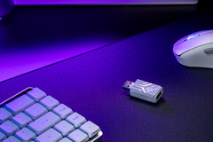 Asus ha lanciato una nuova tastiera e un nuovo mouse a marchio ROG (immagine via Asus)