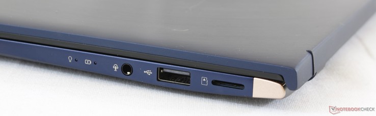 A destra: audio combo da 3,5 mm, USB Type-A 2.0, lettore MicroSD