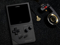 Il nuovissimo Chromatic di ModRetro è realizzato con lo stesso metallo utilizzato nei droni da attacco. (Fonte: ModRetro)