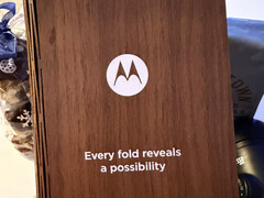 Motorola sembra avere una nuova piega in attesa dietro le quinte. (Fonte: Alex Maxham)