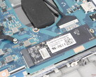 L'SSD e la CPU hanno un raffreddamento limitato, probabilmente a causa del peso target molto basso del portatile Dynabook (fonte: Notebookcheck)