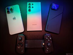 iPhone 15 Pro Max, Galaxy S24 Ultra, ROG Phone 8 Pro e controller Razer Kishi v2. (Immagine: Notebookcheck)